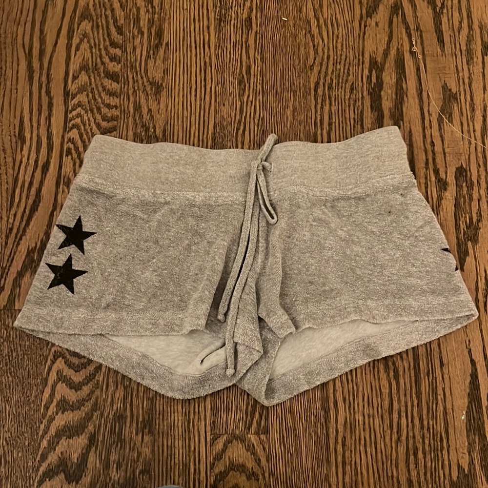 Juniors M star hard tail shorts